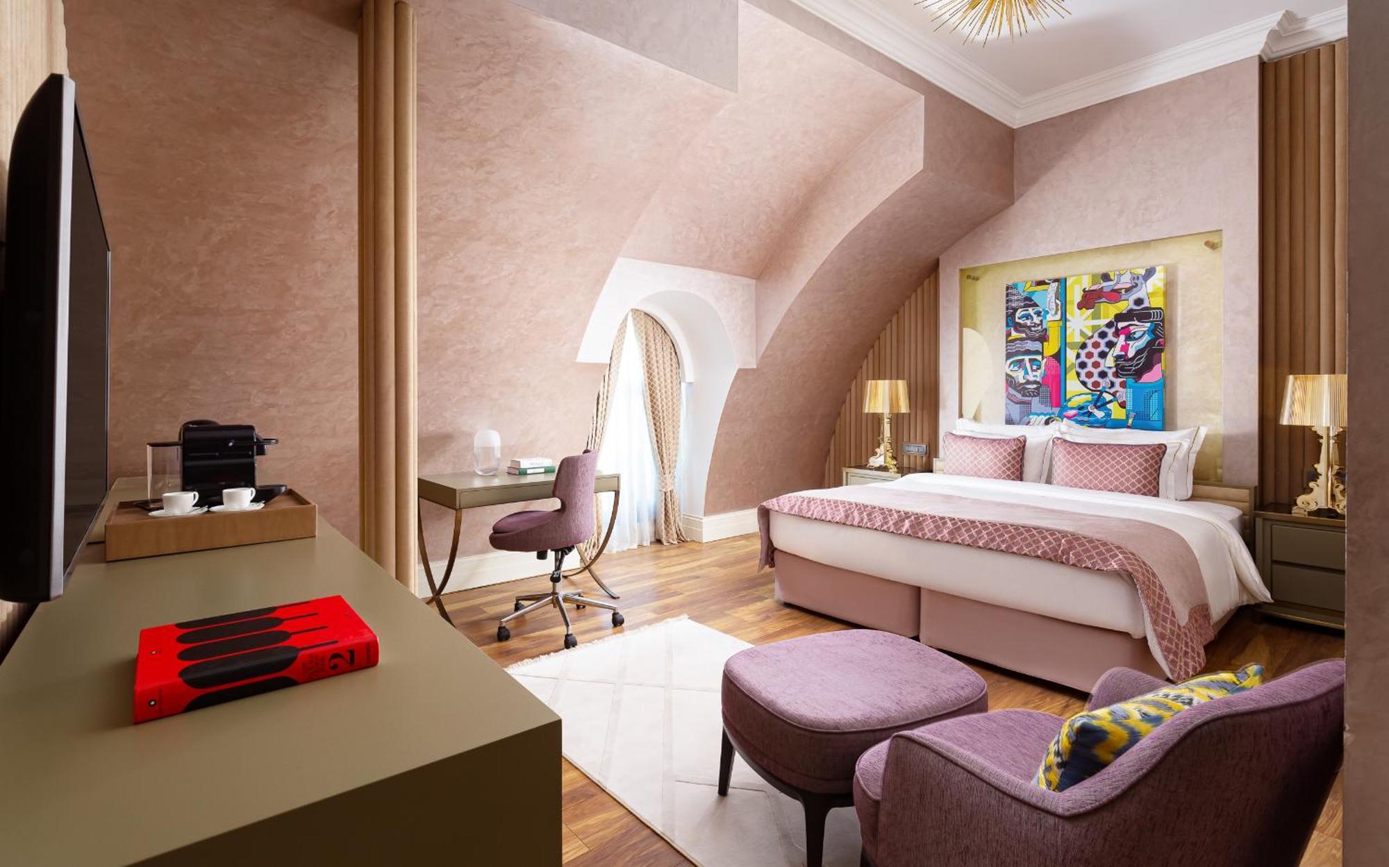 Gallery King Room